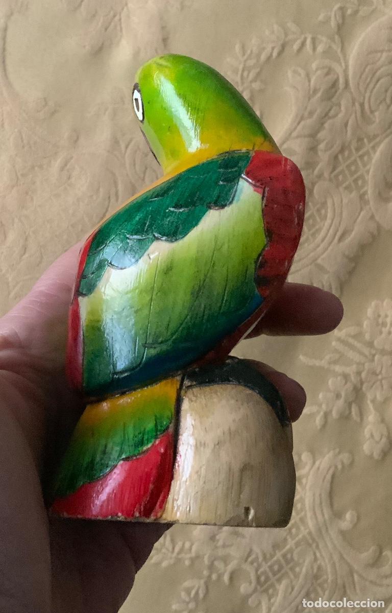Vintage: LORO DE MADERA TALLADO Y PINTADO A MANO - Foto 2