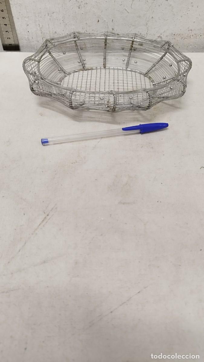 Vintage: Antigua bandeja,hecha de hilo de metal