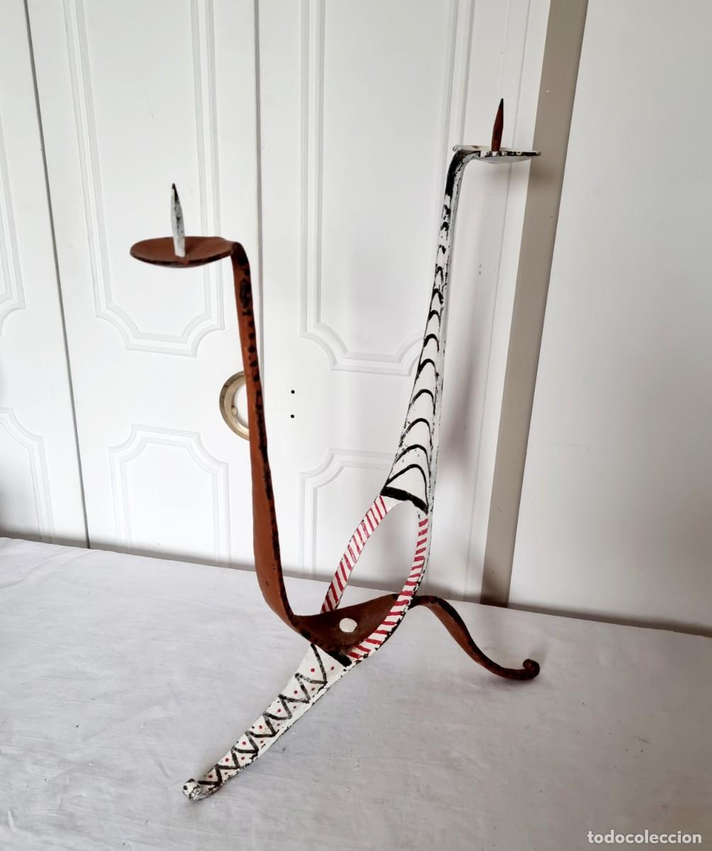 Vintage: Espectacular Candelabro o Portavelas de Forja de Dise&ntilde;o de los A&ntilde;os 60 Pintado orginalmente a mano