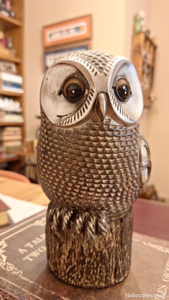 Vintage: Gran B&uacute;ho sobre Tronco 18,00 cm. de Alto