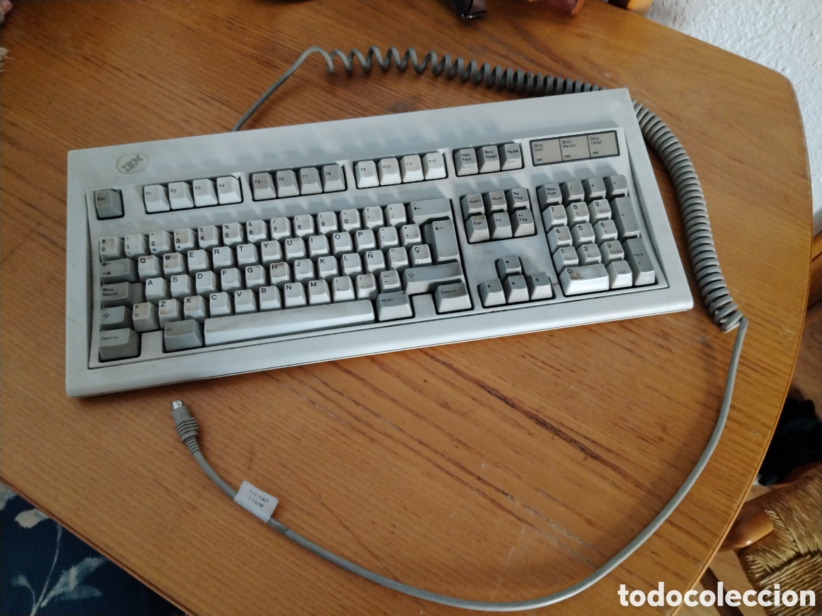 Vintage: Teclado IBM Mec&aacute;nico. Con su cable original. - Foto 1