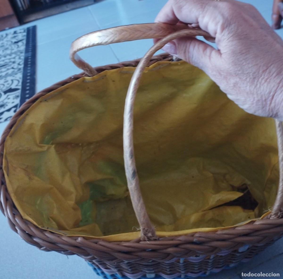 Vintage: Cesta para la compra de los a&ntilde;os 60 de pl&aacute;stico y mimbre - Foto 4