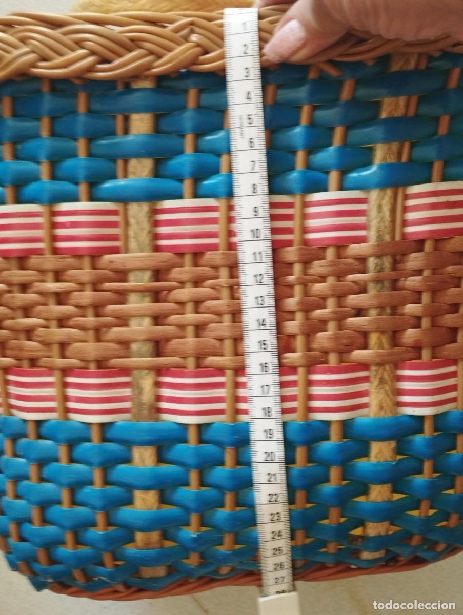 Vintage: Cesta para la compra de los a&ntilde;os 60 de pl&aacute;stico y mimbre - Foto 6