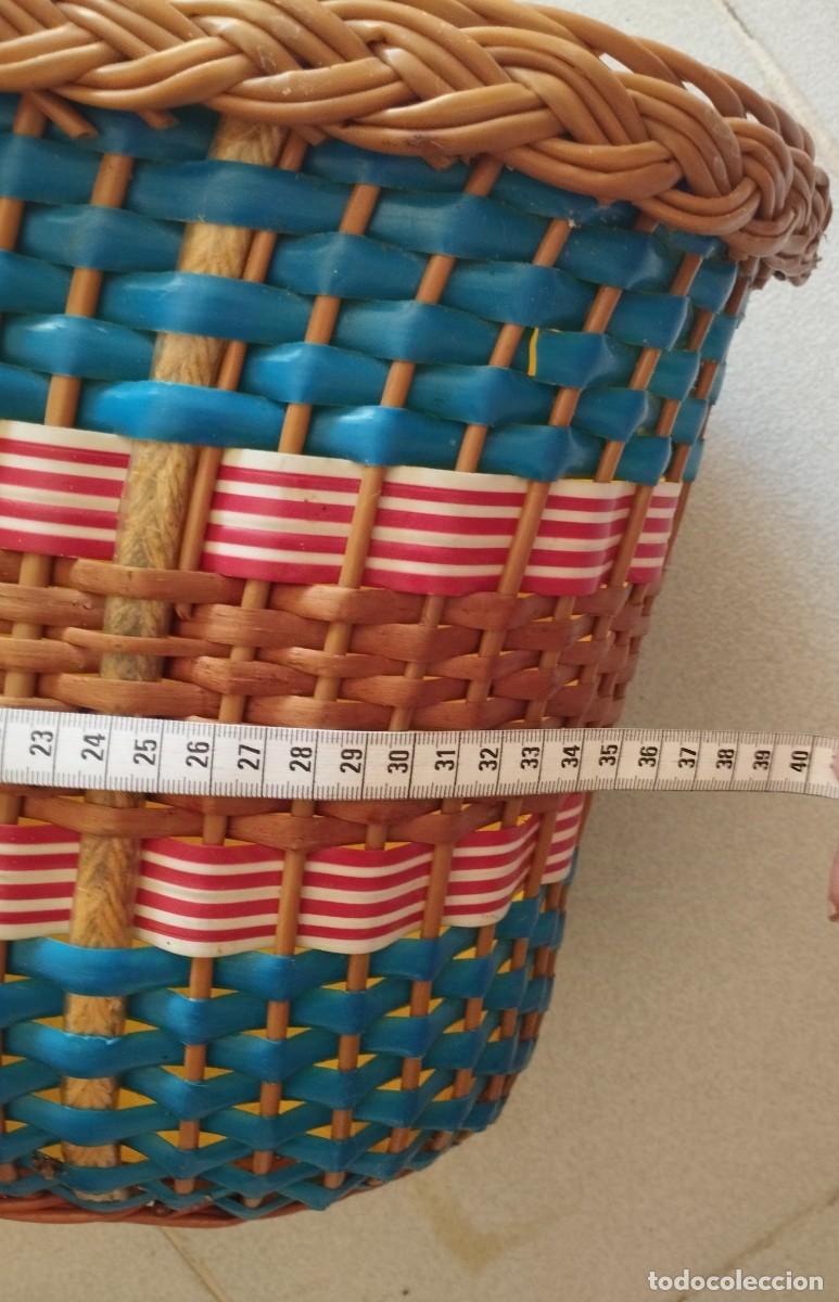 Vintage: Cesta para la compra de los a&ntilde;os 60 de pl&aacute;stico y mimbre - Foto 7