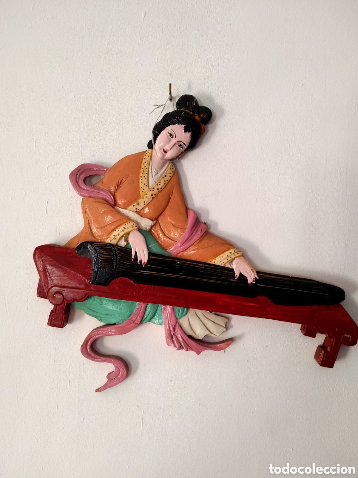Vintage: Talla de figura china con piano