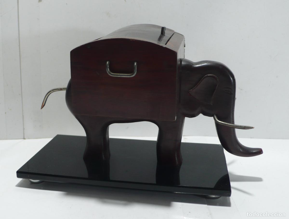Vintage: ELEFANTE EN MADERA PEANA DE CRISTAL - Foto 3