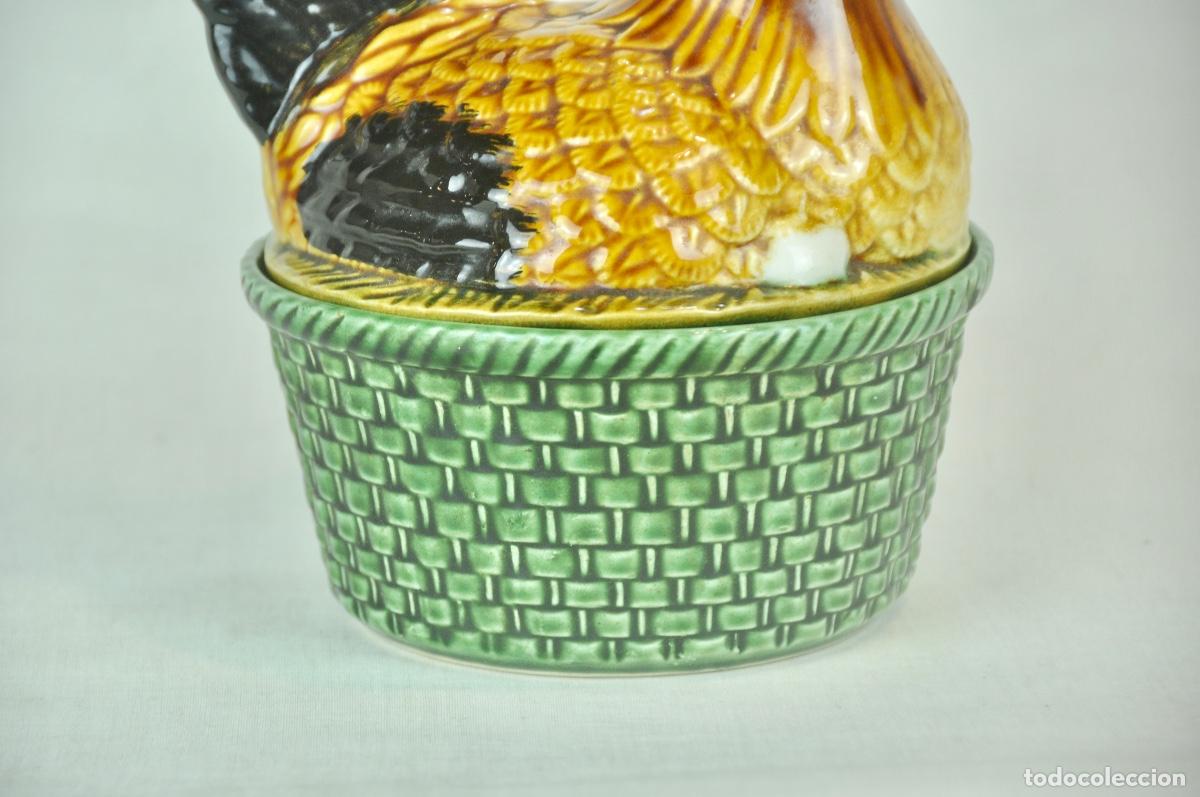 Vintage: Huevera forma de gallina base verde - Foto 3