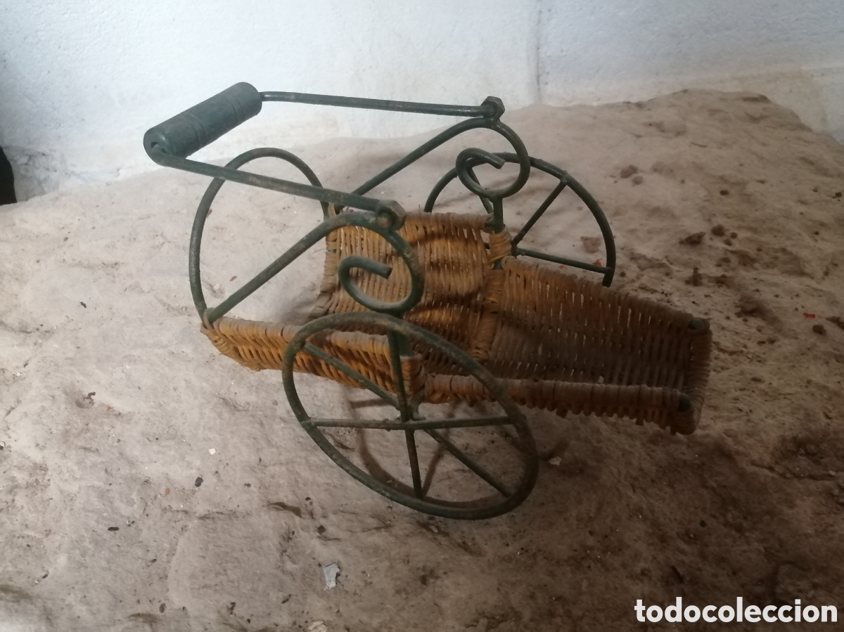 Vintage: Botellero met&aacute;lico vintage