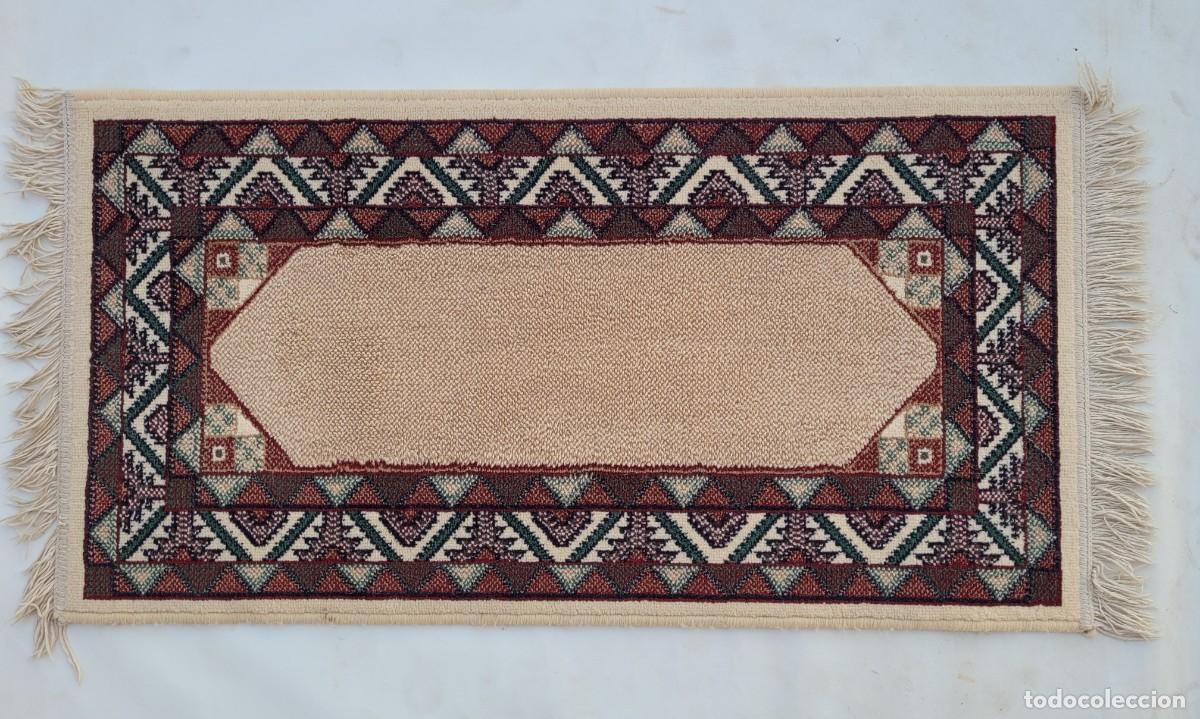 Vintage: Alfombra a&ntilde;os 2000, en excelentes condiciones, 112x58cm.