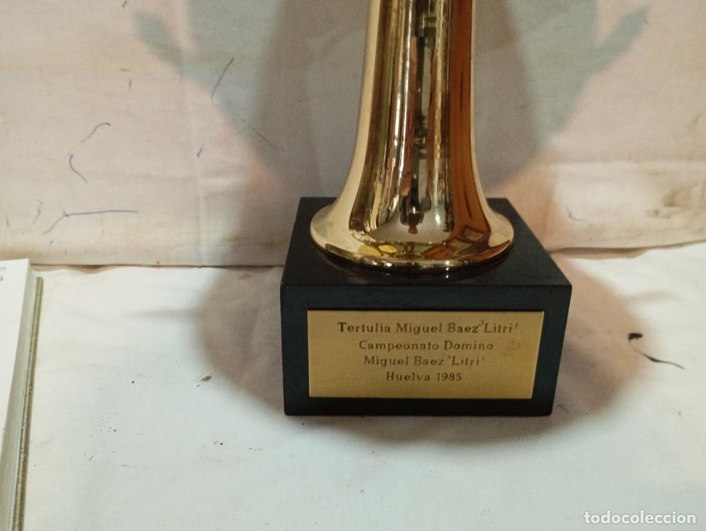 Vintage: trofeo en metal y base de madera - Foto 3