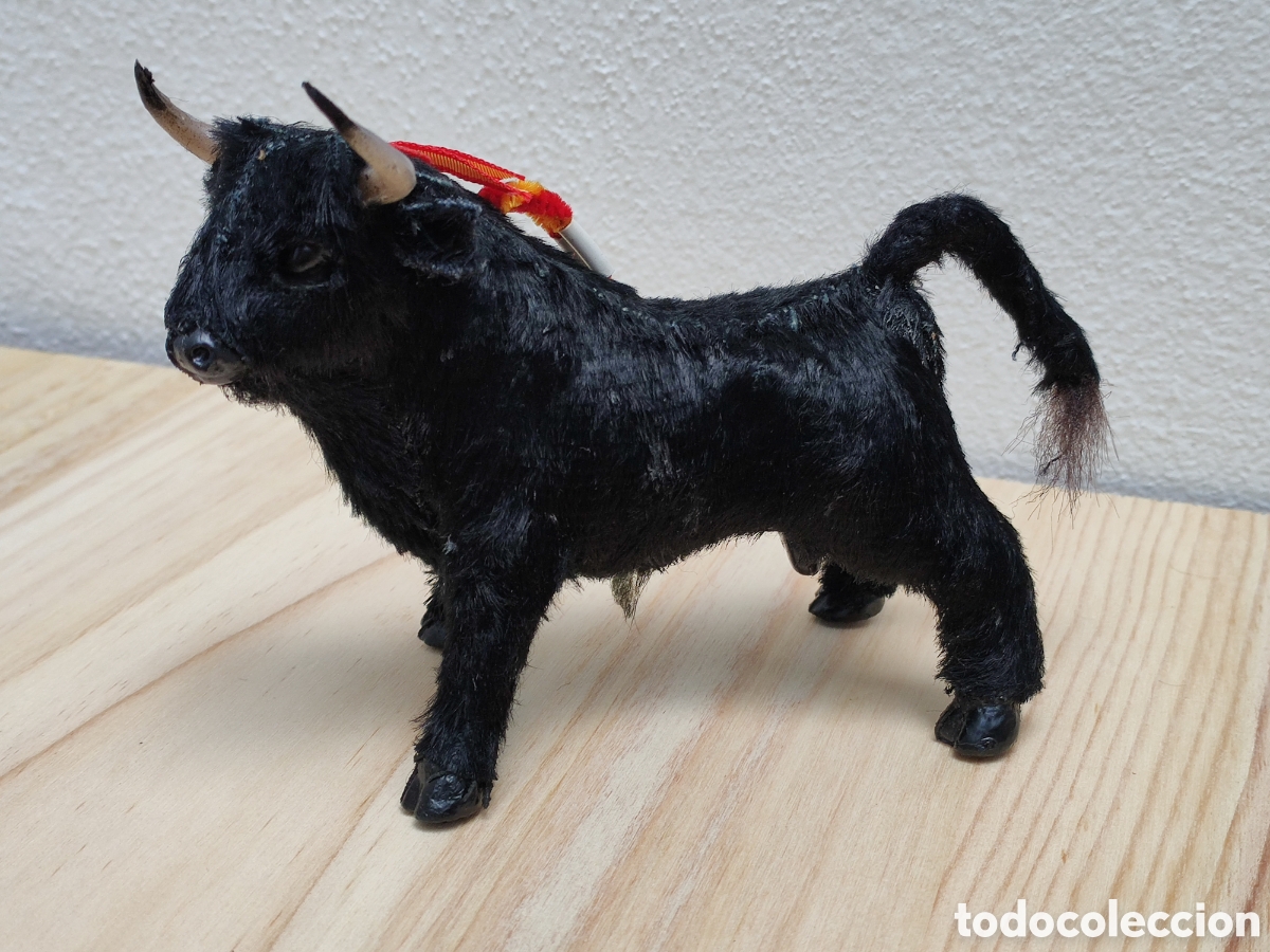 Vintage: ANTIGUO TORO FORRADO DE PELO TIPO SOUVENIR DE TELEVISOR