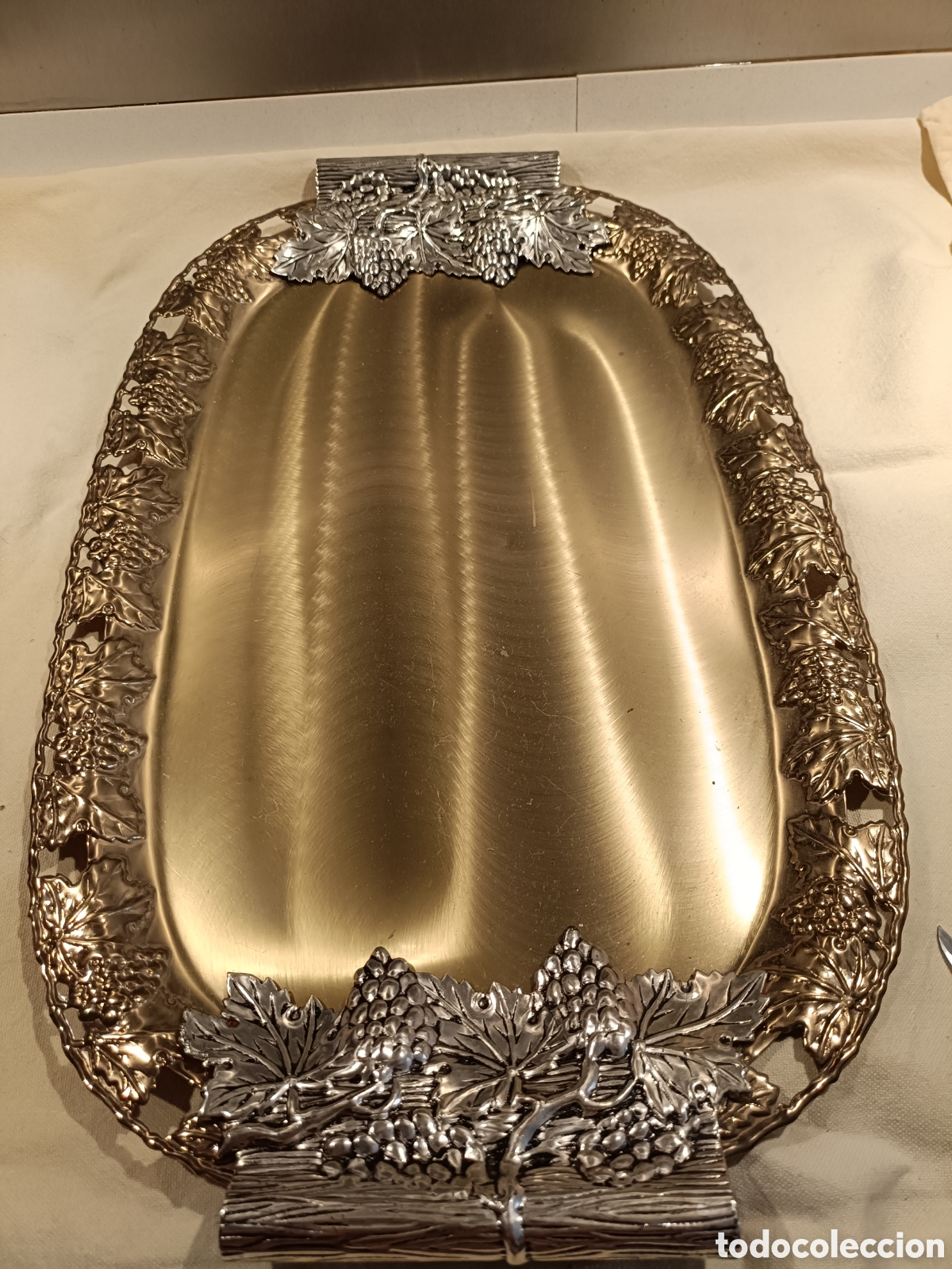 Vintage: Bandeja de metal dorada y plateada 43x26,5 cm