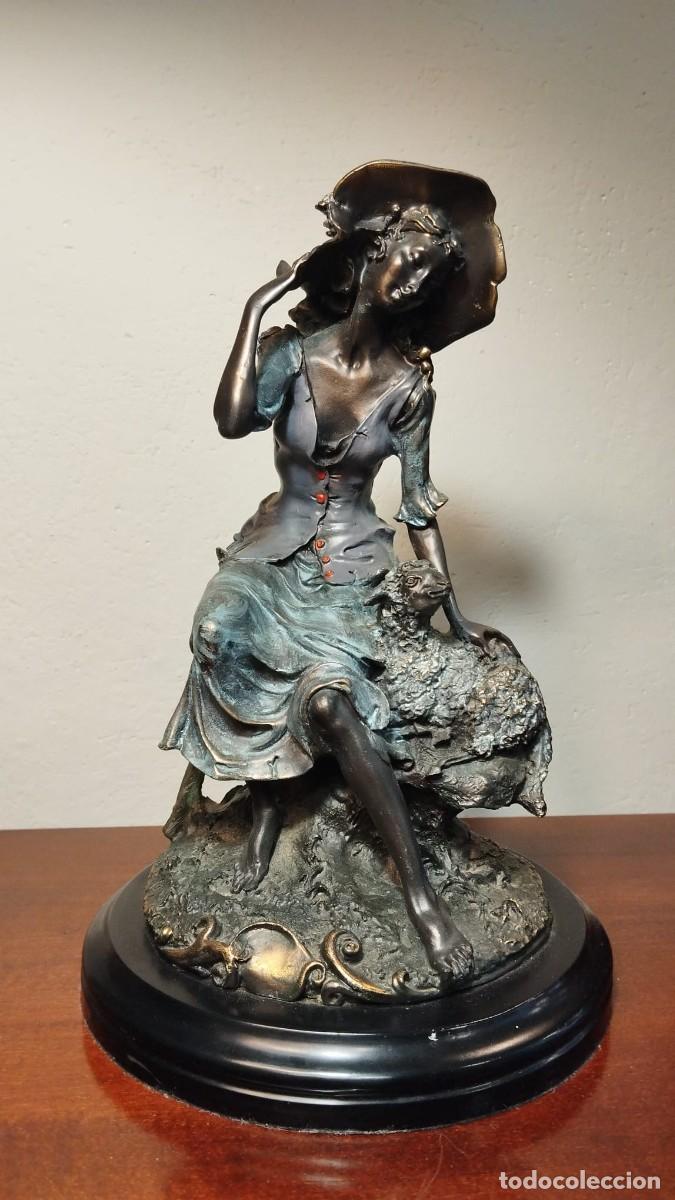 Vintage: FIGURA DE PASTORA EN BRONCE - Foto 1