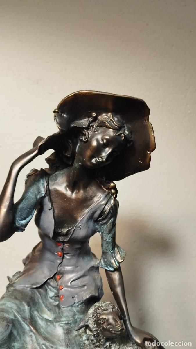 Vintage: FIGURA DE PASTORA EN BRONCE - Foto 2