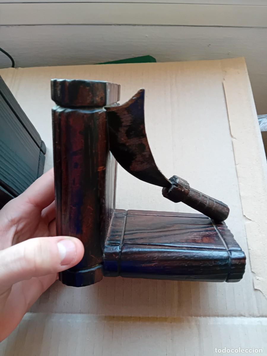 Vintage: Reposalibros de madera . - Foto 2