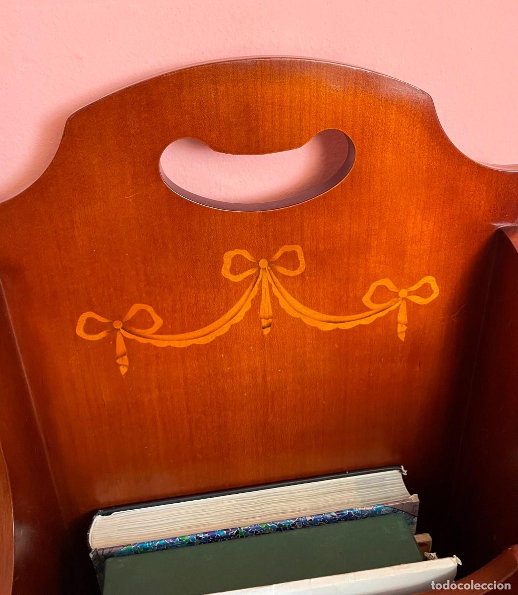 Vintage: REVISTERO DE MADERA CON MARQUETER&Iacute;A - Foto 2