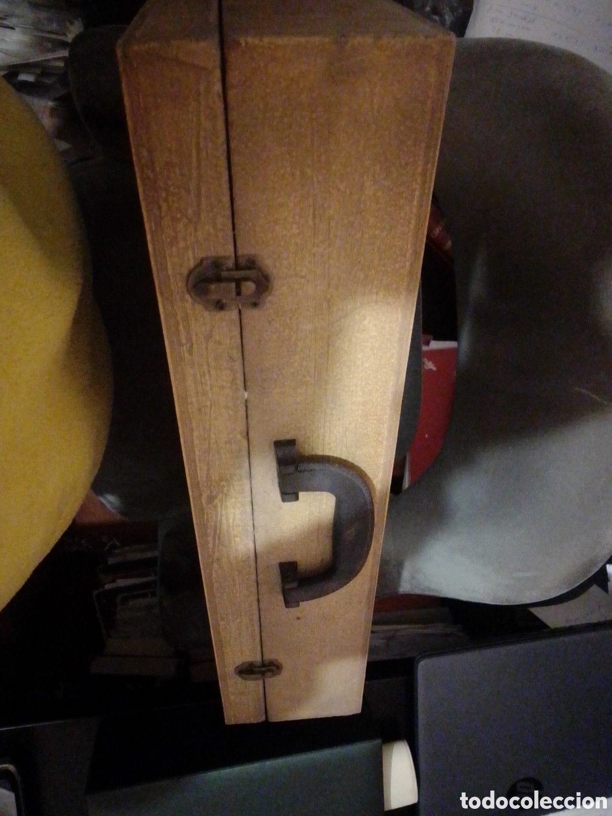 Vintage: Maleta de madera 57*37*13 cms. - Foto 2