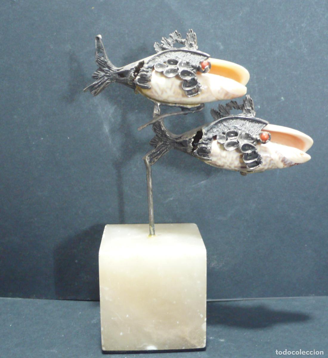 Vintage: DOS PECES EN METAL Y CONCHAS - Foto 1