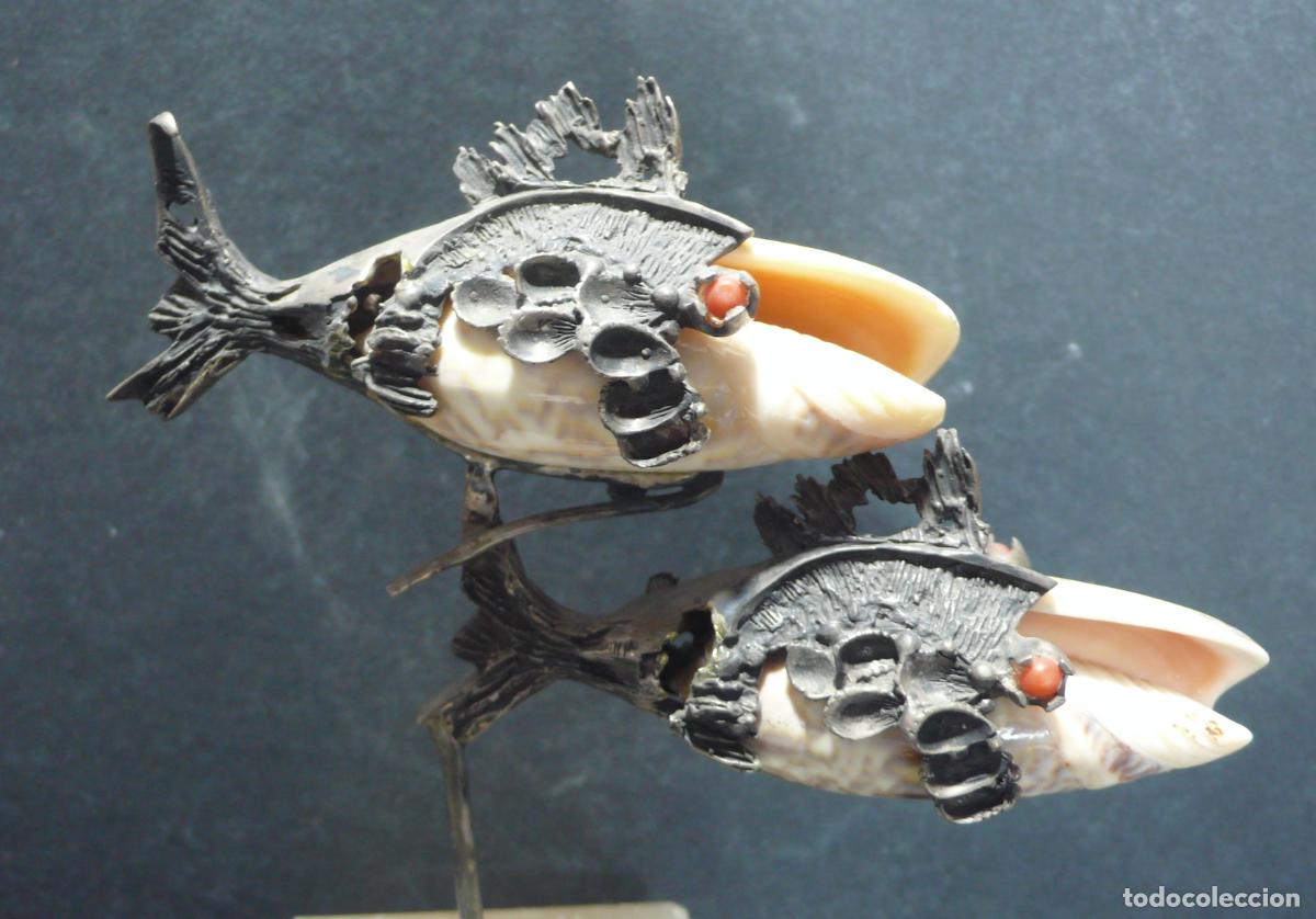Vintage: DOS PECES EN METAL Y CONCHAS - Foto 2