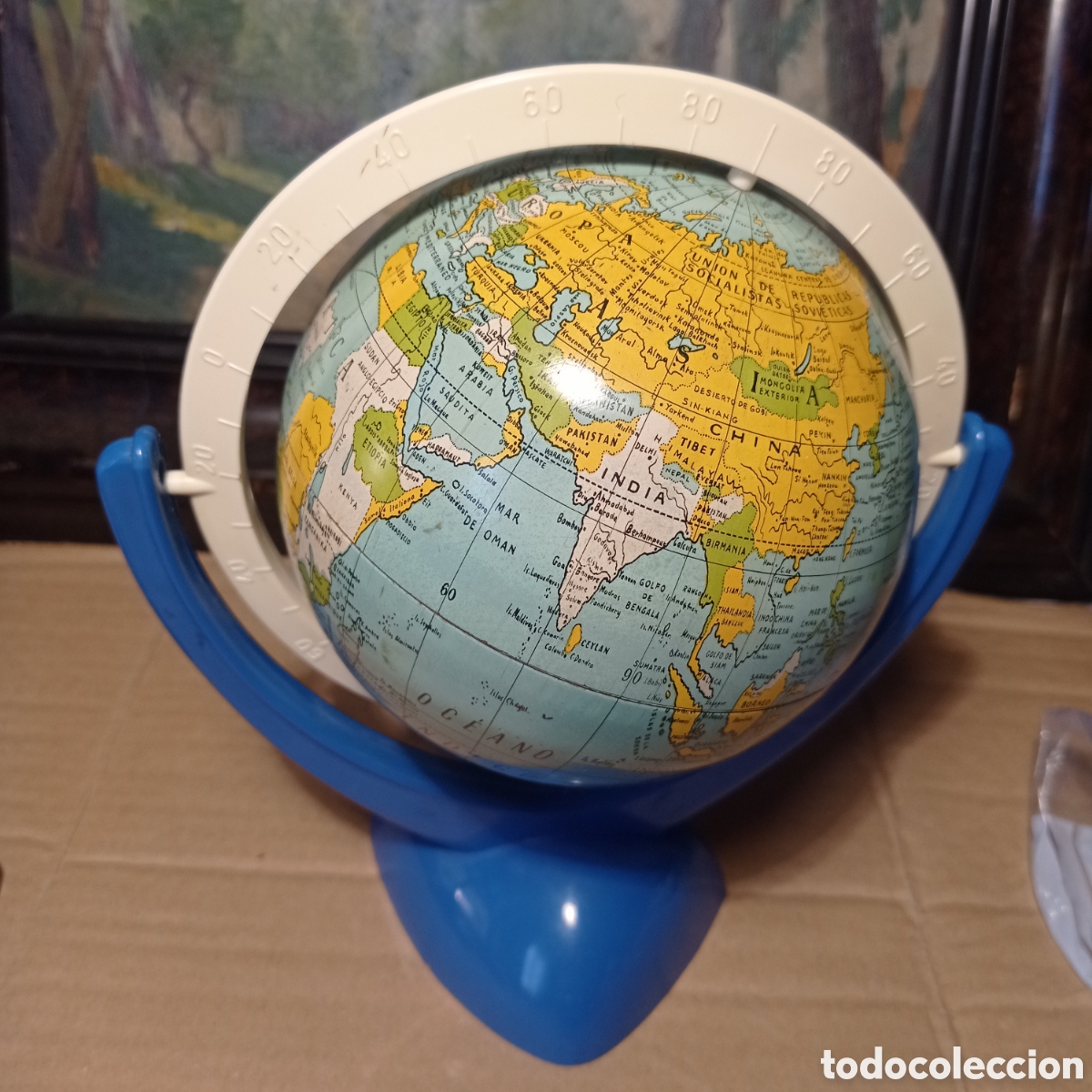 Vintage: Vintage Bola del Mundo chapa y pl&aacute;stico antiguo. 20 cm. altura