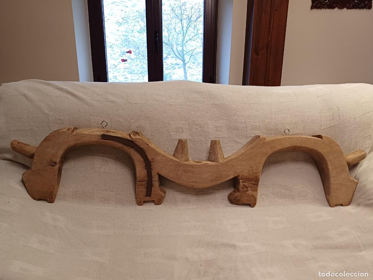 Vintage: YUGO ANTIGUO DE MADERA