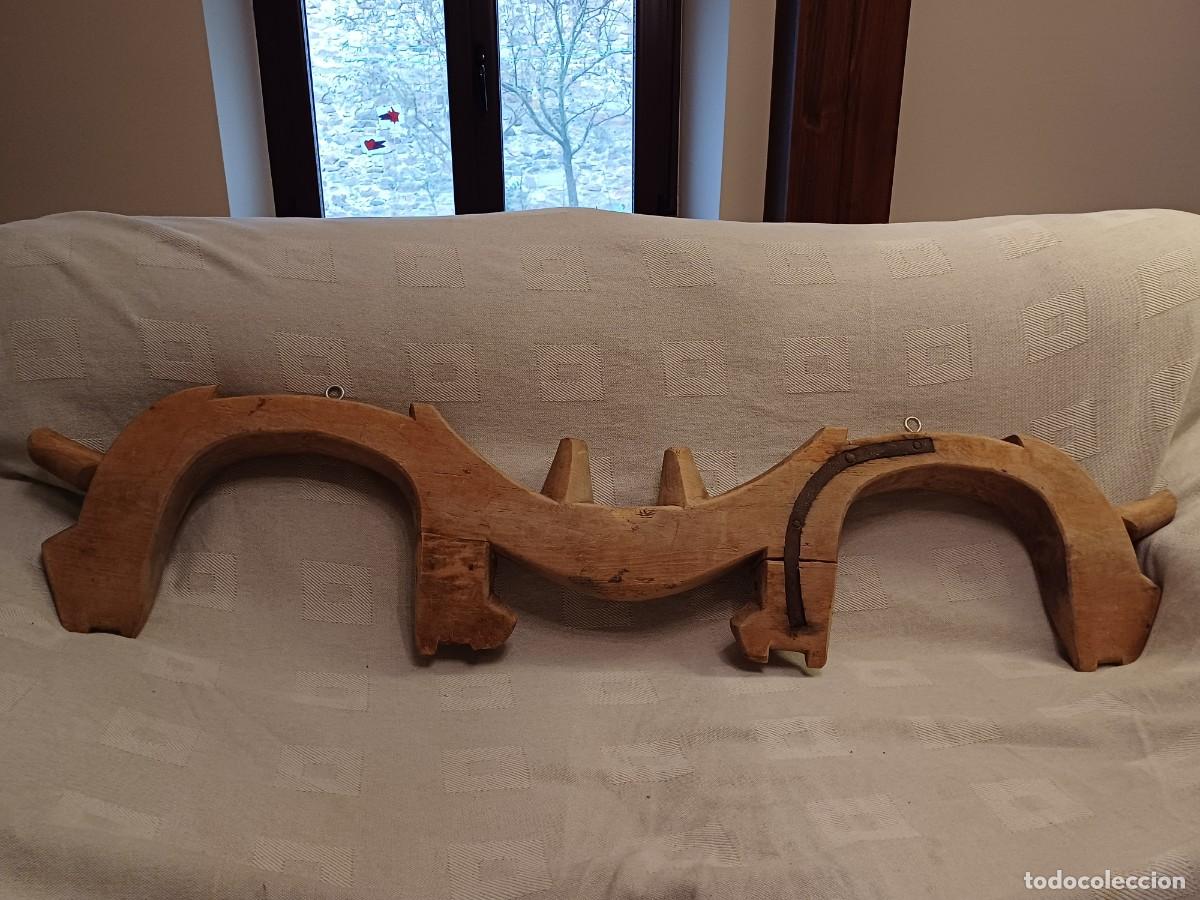 Vintage: YUGO ANTIGUO DE MADERA - Foto 2