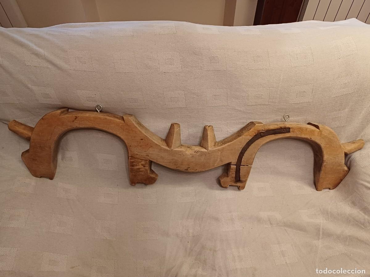 Vintage: YUGO ANTIGUO DE MADERA - Foto 3