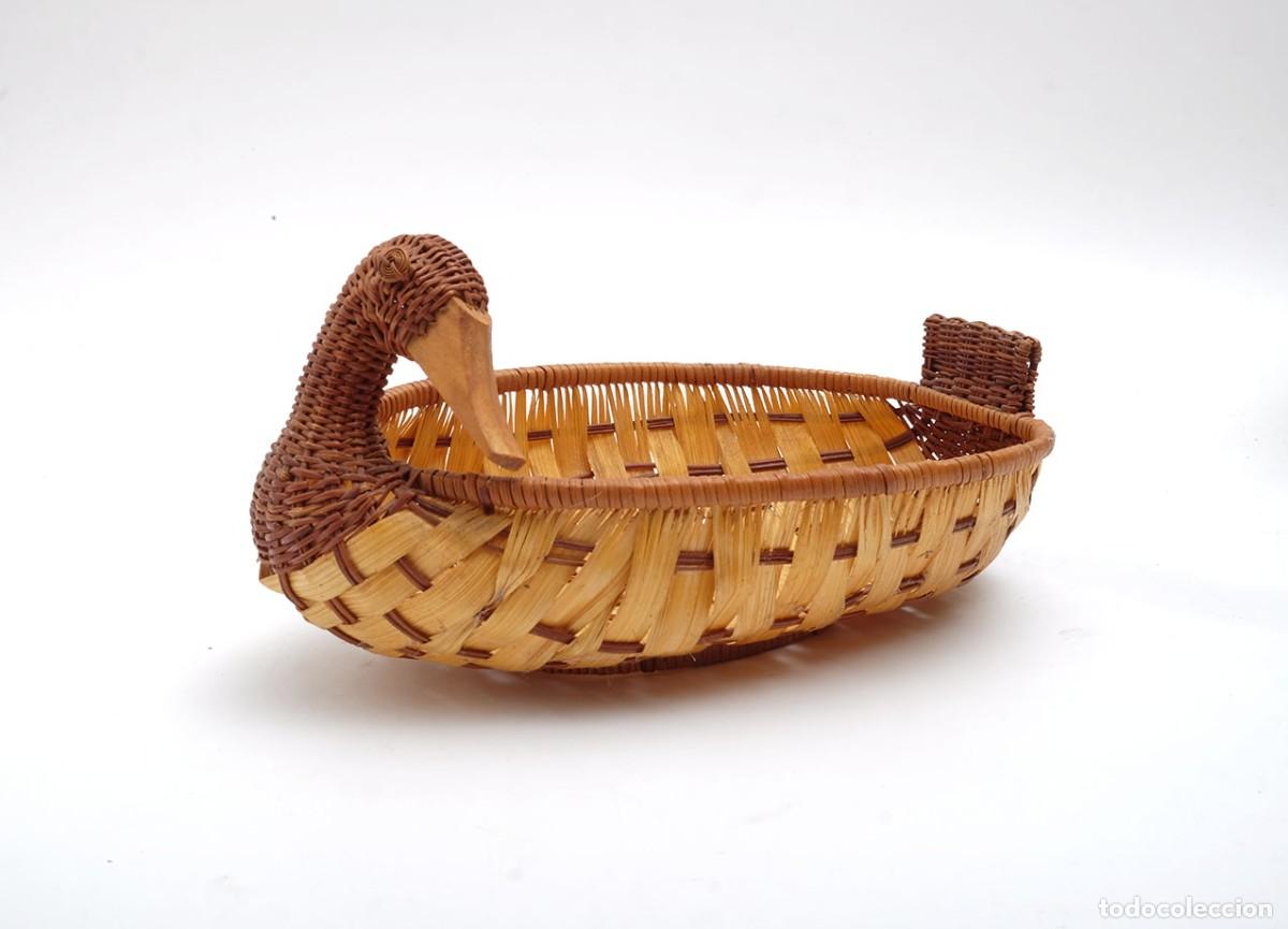 Vintage: Cesta vintage de mimbre con forma de pato - Foto 1