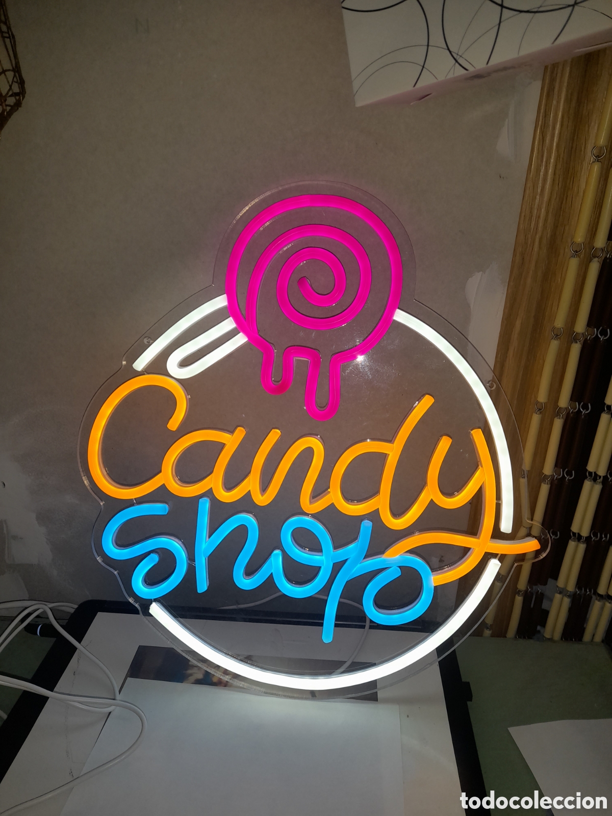 Vintage: Letrero de Ne&oacute;n precioso colorido