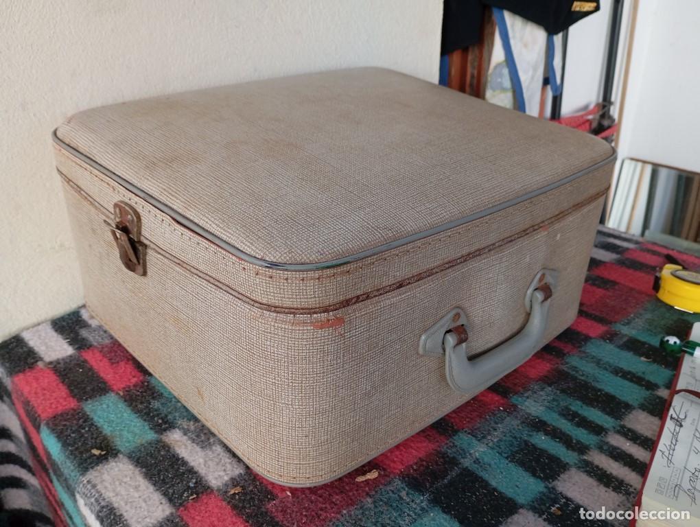 Vintage: maleta de viaje antigua - Foto 2