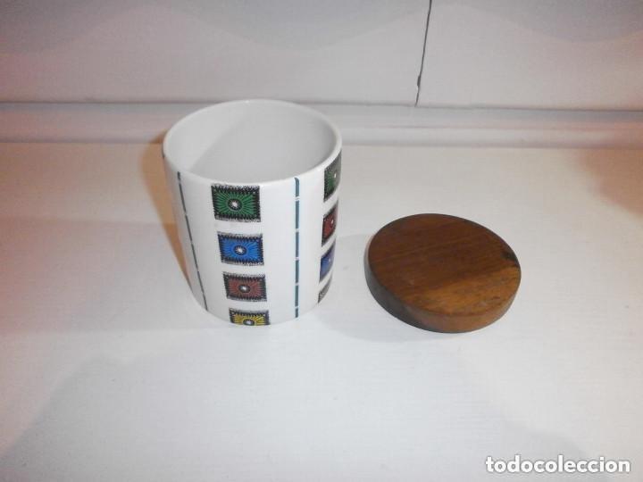 Vintage: POTE DE CERAMICA Y TAPA DE MADERA - Foto 2