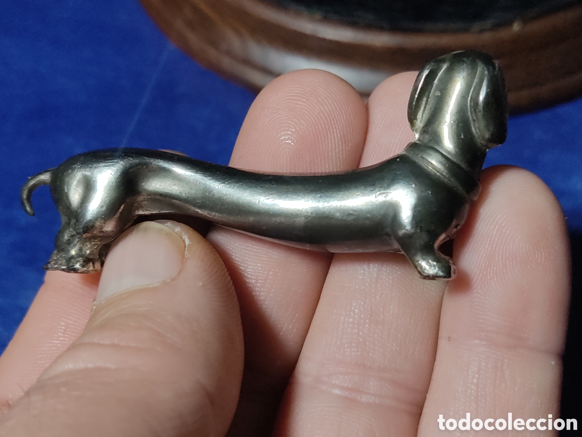 Vintage: Perro teckel de metal plateado. - Foto 4