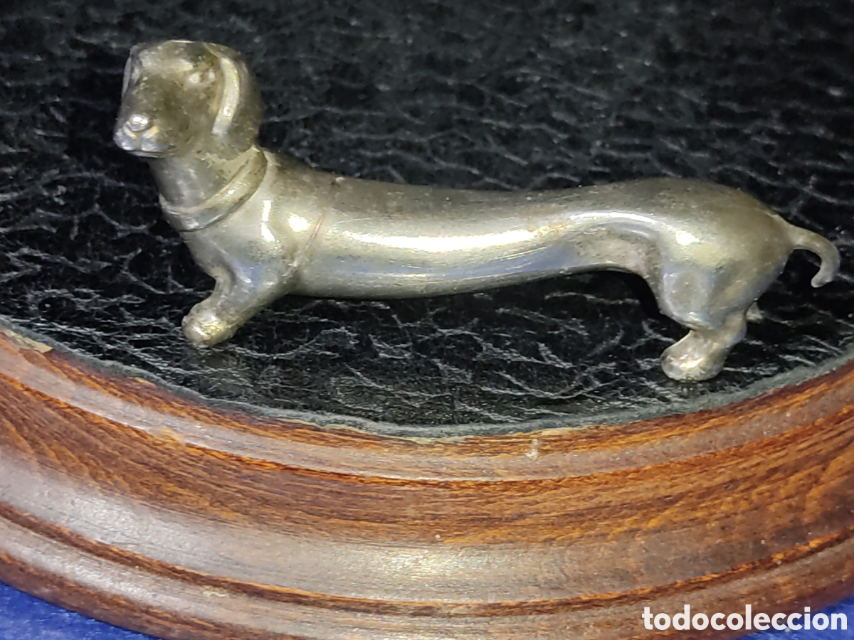 Vintage: Perro teckel de metal plateado. - Foto 1