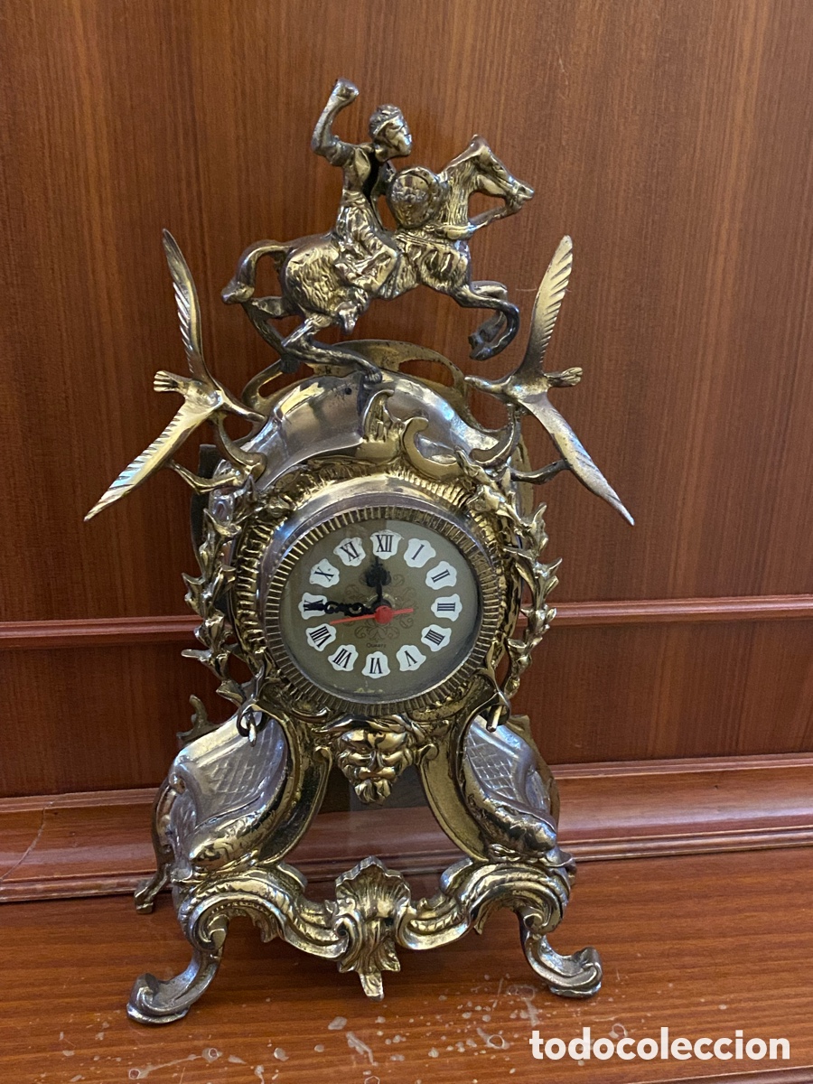 Vintage: Reloj portugu&eacute;s vintage en bronce - Foto 1