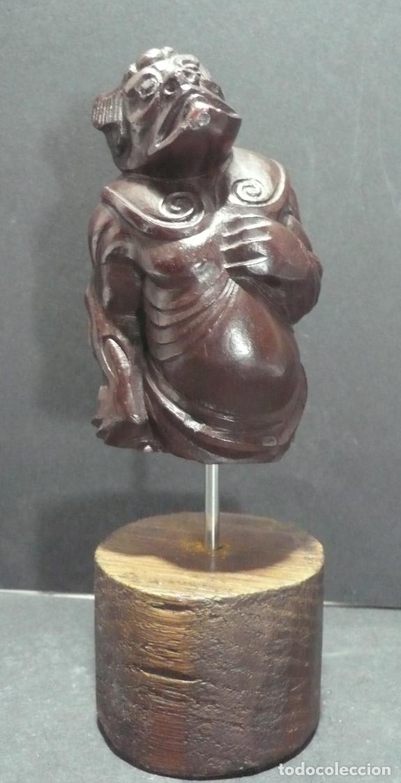 Vintage: PEQUE&Ntilde;A ESCULTURA DE MADERA - Foto 1