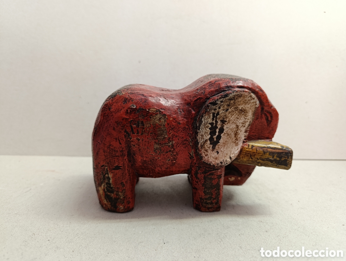 Vintage: TALLA DE ELEFANTE DE MADERA POLICROMADA. - Foto 2