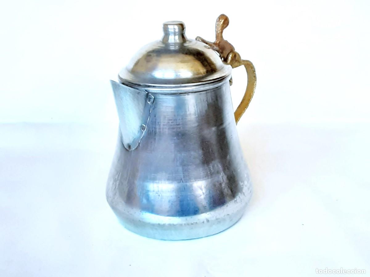 Vintage: JARRA DE CHAPA Y FUNDICON DE BRONCE - Foto 2