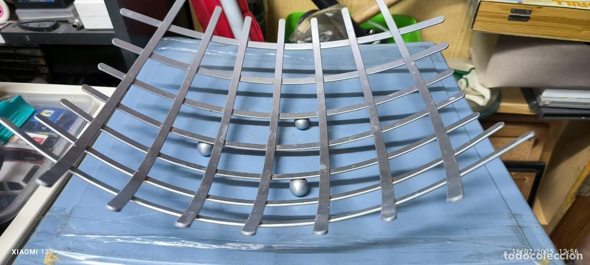Vintage: Frutero moderno de metal