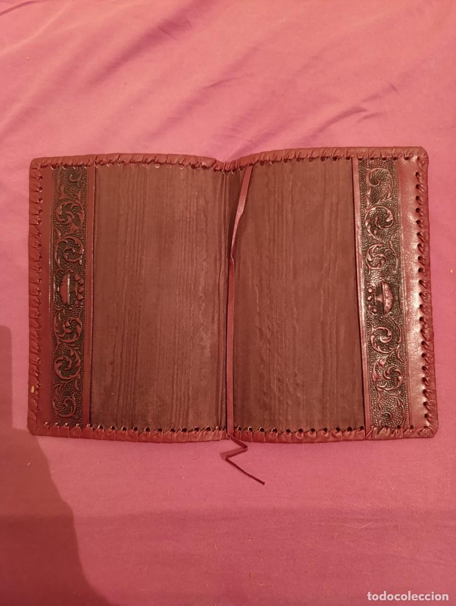 Vintage: Funda de piel para libros con grabados en relieve - Foto 4