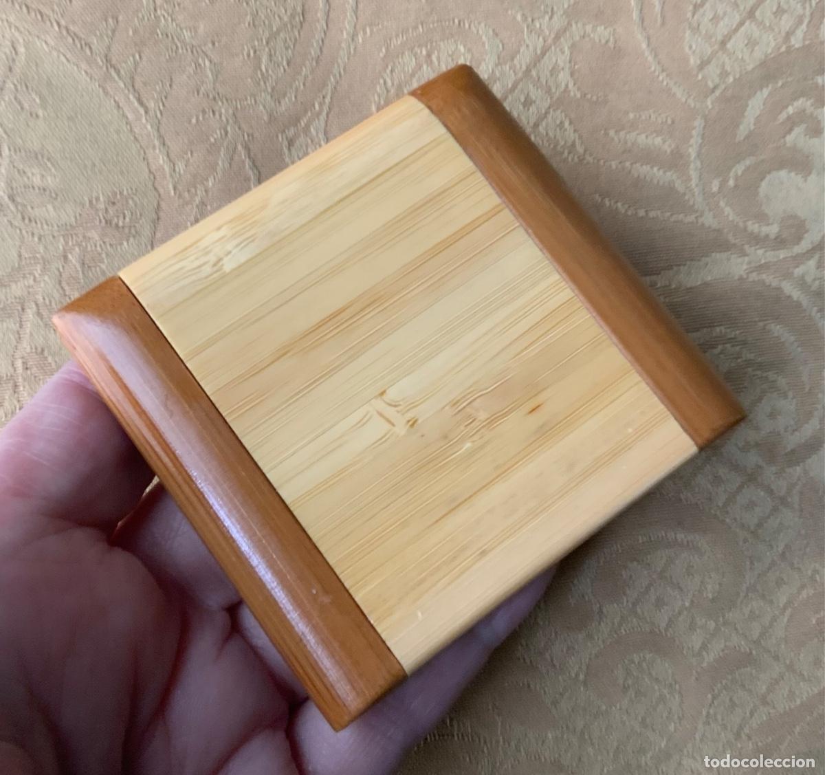 Vintage: ESPEJO PARA BOLSO DE MADERA - Foto 2