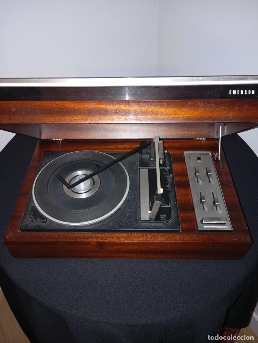 Vintage: Tocadiscos Emerson con sus altavoces de madera - Foto 1