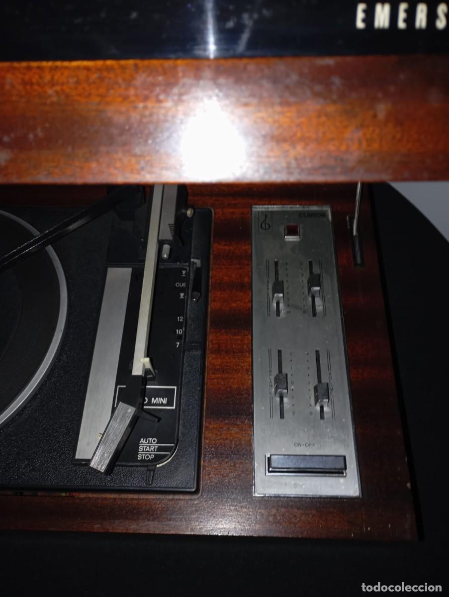 Vintage: Tocadiscos Emerson con sus altavoces de madera - Foto 4