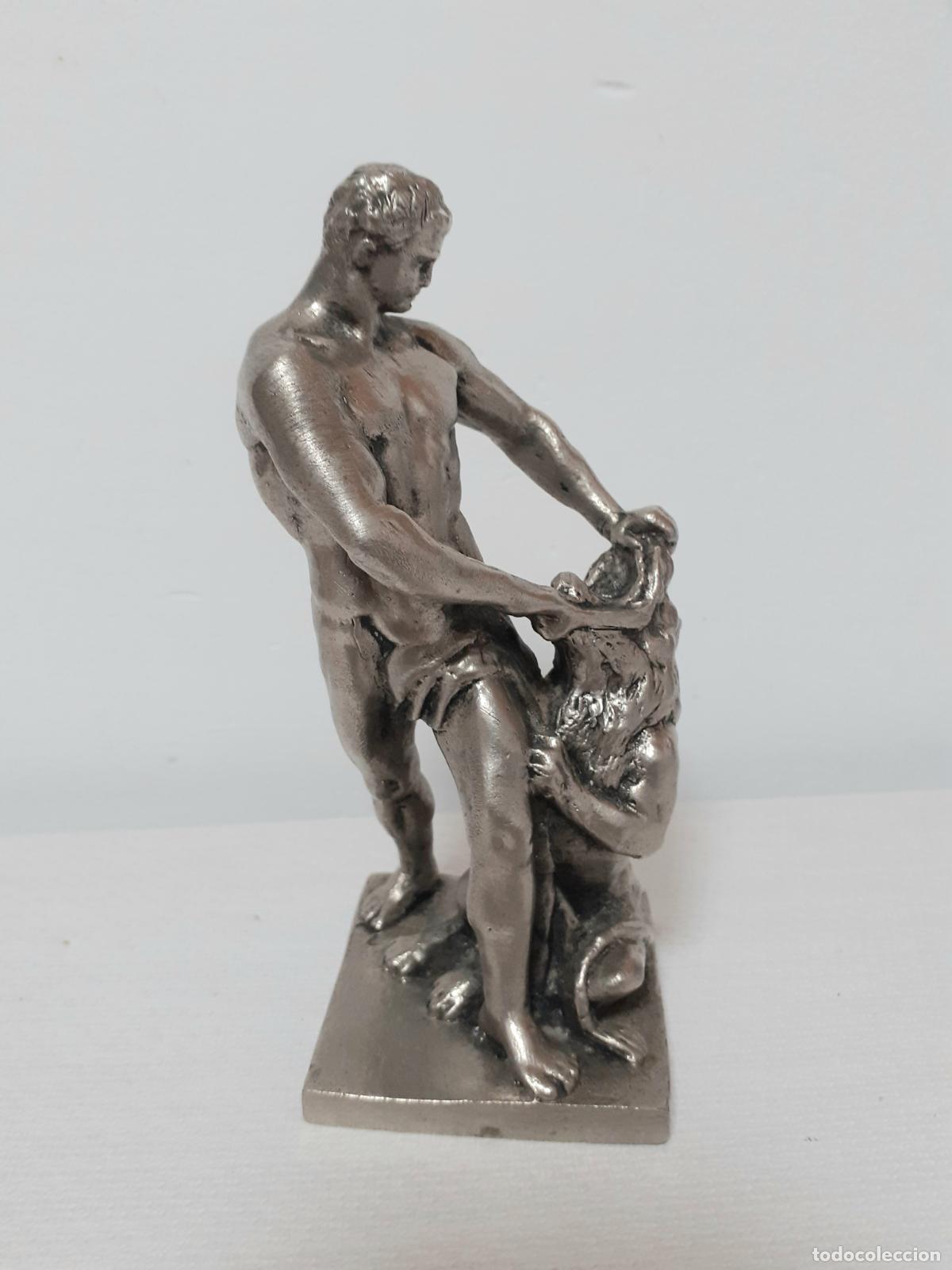 Vintage: Figura Sans&oacute;n contra un le&oacute;n . - Foto 3