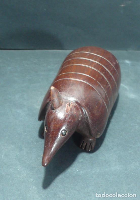 Vintage: ARMADILLO EN MADERA TALLADA - Foto 3