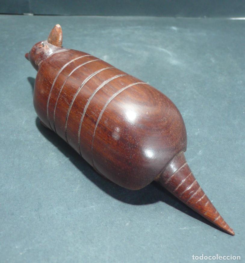 Vintage: ARMADILLO EN MADERA TALLADA - Foto 4