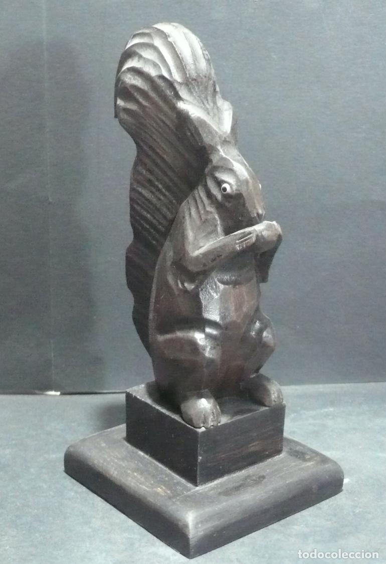 Vintage: PEQUE&Ntilde;A ARDILLA EN MADERA - Foto 2