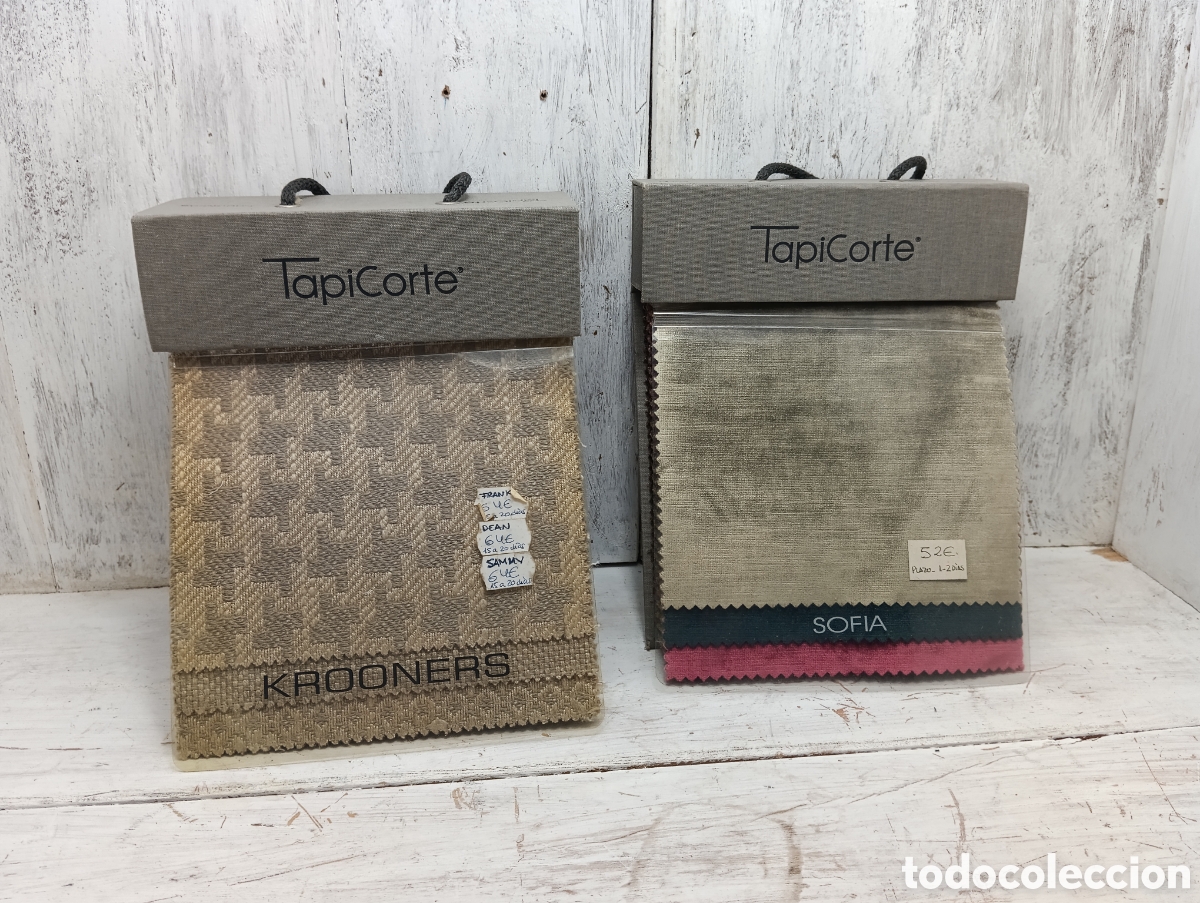 Vintage: MUESTRARIOS DE TELAS DE TAPIZAR TAPICORTE. 64 PIEZAS.