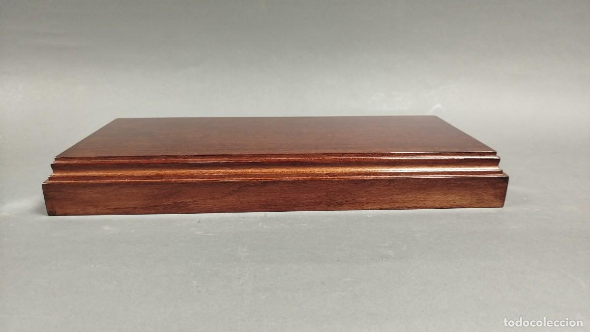 Vintage: BASE RECTANGULAR DE MADERA BARNIZADA - Foto 2