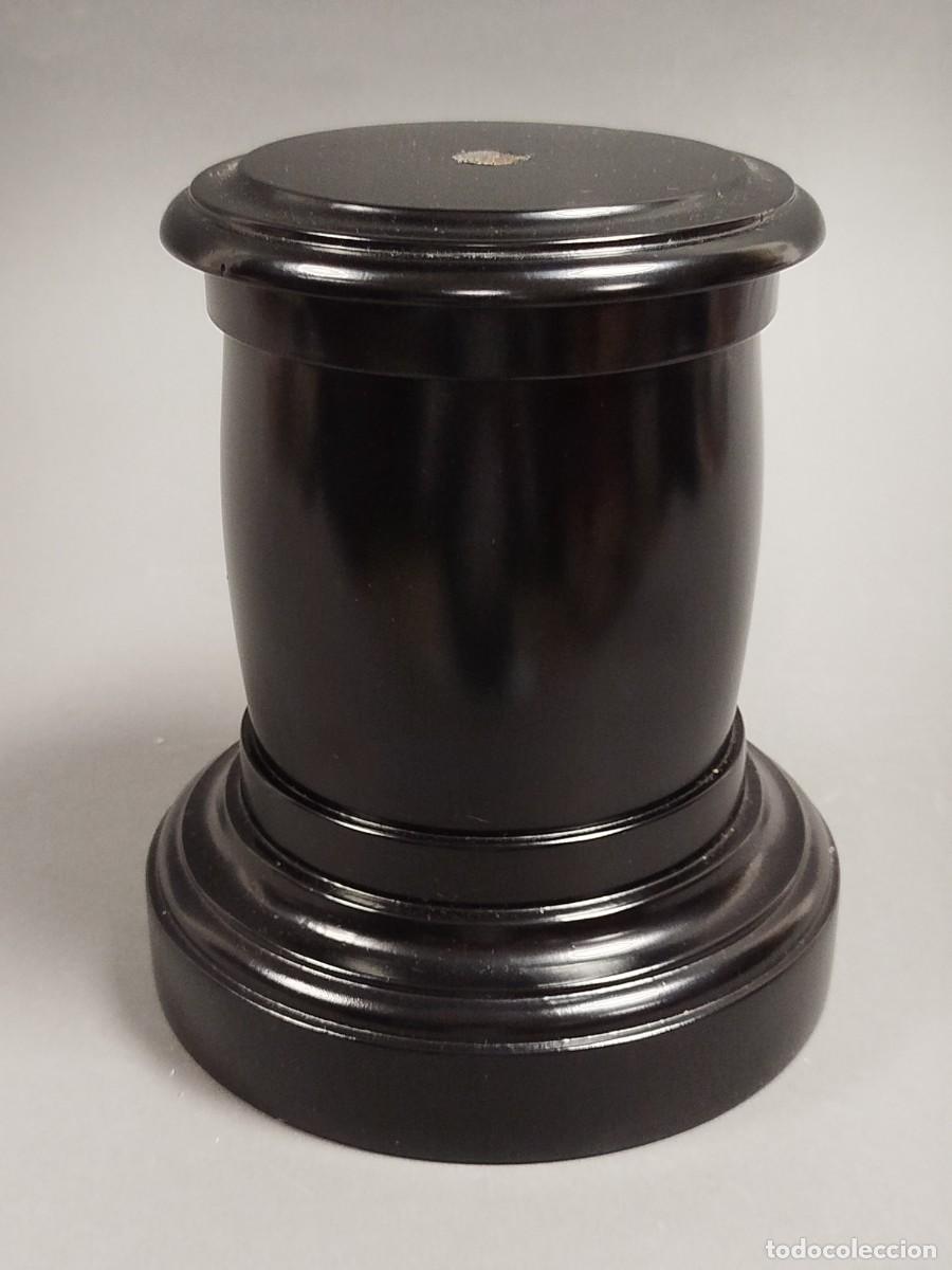 Vintage: BASE DE MADERA CON FORMA DE COLUMNA LACADA DE NEGRO - Foto 3