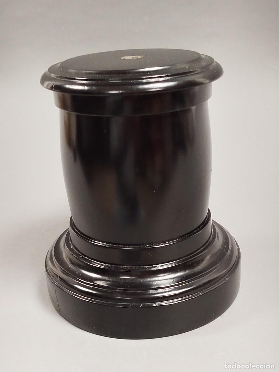Vintage: BASE DE MADERA CON FORMA DE COLUMNA LACADA DE NEGRO - Foto 5